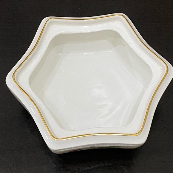 Vintage WEDGWOOD Wild Strawberry Trinket Box - Picture 6 of 9